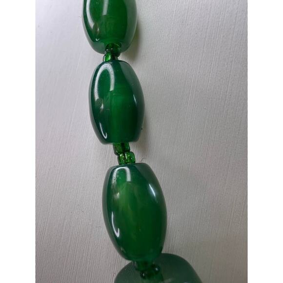 Green onyx beaded necklace with sterling silver toggle clasp - Picture 15 of 16